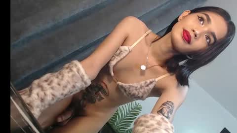 Snapshot of lesi_trisha chatting on March 2025 12:01:02 PM Trisha18 online show from March 2025 12:01:02 PM
