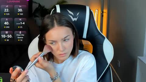 Leslie online show from May 2026 01:03:02 AM
