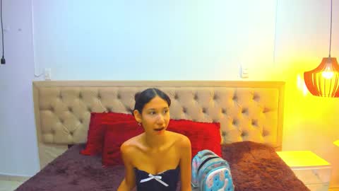 L E S L E Y  AND  D R A K O online show from January 2026 10:47:01 PM