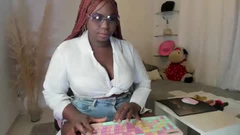 Snapshot of lesliee_brownn chatting on June 2026 09:04:01 AM lesliee_brownn online show from June 2026 09:04:01 AM