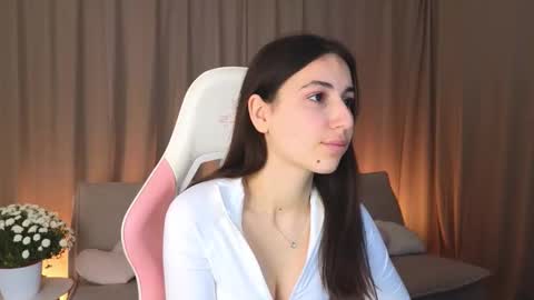 lesliestein online show from November 2025 01:33:02 PM