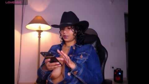 Snapshot of leslycarsson chatting on June 2026 02:16:01 AM lesly online show from June 2026 02:16:01 AM
