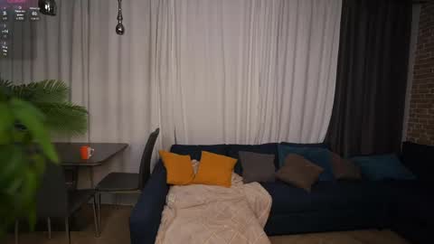 Hi my name is Lessy I am 18 years old. Im new here but I really like making new acquaintances online show from April 2026 07:36:01 PM