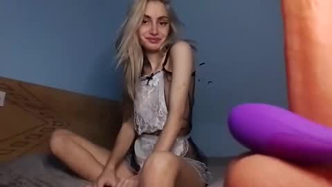 lesyawhite online show from October 2025 06:08:01 PM