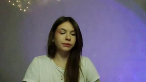 Snapshot of let_me_seee chatting on April 2026 12:42:01 PM Fiona online show from April 2026 12:42:01 PM