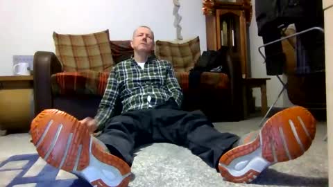 Snapshot of letmestrip chatting on December 2025 07:32:01 PM paul online show from December 2025 07:32:01 PM