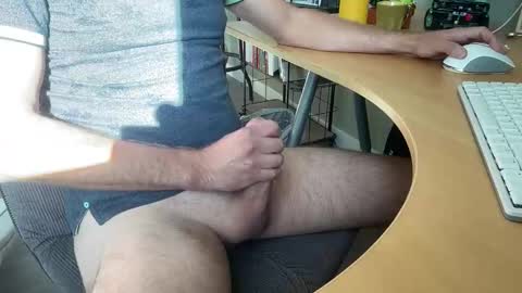 leukurrt online show from September 2025 08:17:01 AM