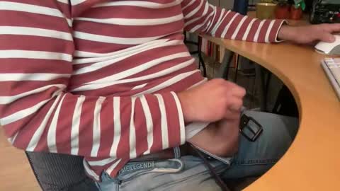 leukurrt online show from October 2025 07:56:01 AM