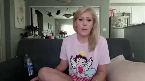 Lexi online show from November 2025 05:48:02 PM