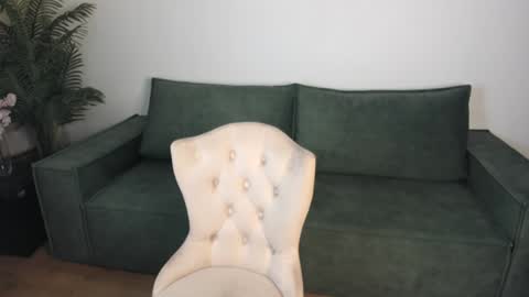 Vicki online show from December 2024 01:40:01 PM