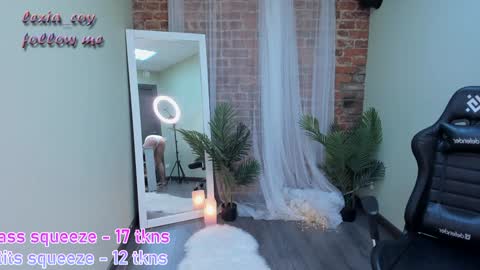 Vicki online show from December 2024 02:55:01 PM