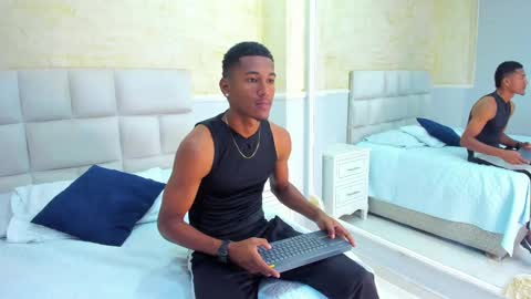 Snapshot of lexianddeker chatting on September 2025 07:37:01 PM Lexi  Derek online show from September 2025 07:37:01 PM