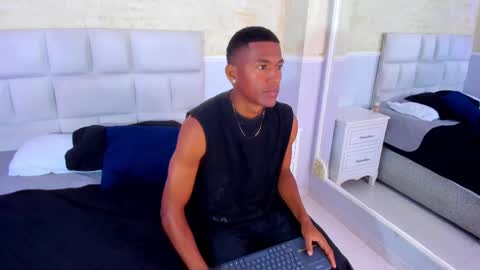 Snapshot of lexianddeker chatting on September 2025 04:56:02 PM Lexi  Derek online show from September 2025 04:56:02 PM