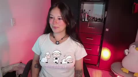 Snapshot of lexie_babe chatting on June 2026 01:21:01 AM Lexie Thompson 8pm 0000am -5 online show from June 2026 01:21:01 AM