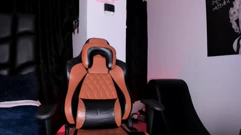 Lixie And Nte online show from March 2025 05:42:01 AM