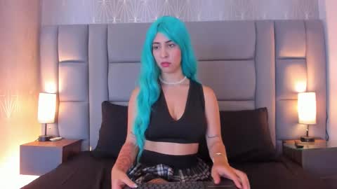 lexiee__ online show from November 2025 02:28:01 PM