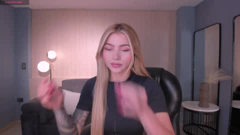 Lexie  online show from April 2026 06:52:02 PM