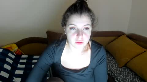 Elisabeth online show from December 2025 03:46:02 AM