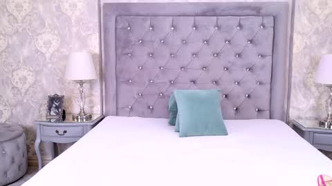 Lexi Riley online show from October 2025 05:46:01 AM