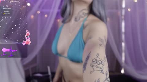 lexirouge           online show from February 2026 05:50:01 PM