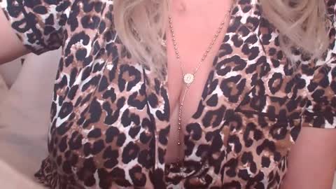 Hannah online show from October 2025 08:59:01 PM