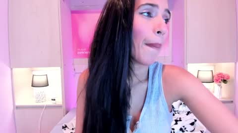 L I A  online show from September 2025 04:17:02 AM