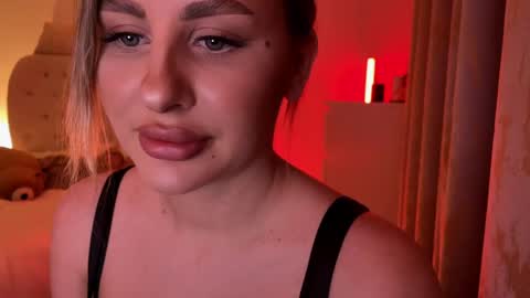 Snapshot of lexyrose_x chatting on April 2026 05:53:02 PM LexyRose X online show from April 2026 05:53:02 PM