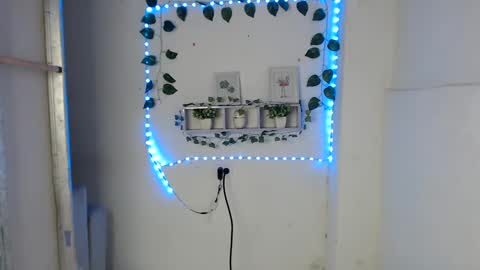 lolita online show from December 2024 12:22:01 PM