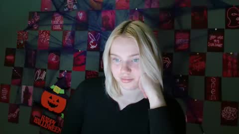 Leyla online show from October 2025 06:10:02 AM