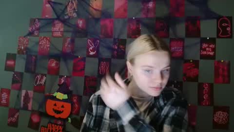 Leyla online show from October 2025 06:03:01 AM