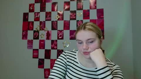 Leyla online show from November 2025 07:08:01 AM