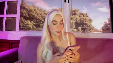 Snapshot of lezy_ chatting on September 2025 07:35:02 PM LEZY online show from September 2025 07:35:02 PM