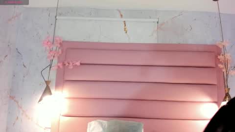 Snapshot of lezy_ chatting on September 2025 07:36:02 PM LEZY online show from September 2025 07:36:02 PM