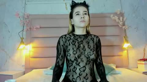 Snapshot of lezy_ chatting on September 2025 07:30:01 PM LEZY online show from September 2025 07:30:01 PM