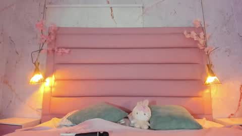 Snapshot of lezy_ chatting on October 2025 07:44:02 PM LEZY online show from October 2025 07:44:02 PM