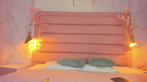 Snapshot of lezy_ chatting on October 2025 11:27:01 PM LEZY online show from October 2025 11:27:01 PM