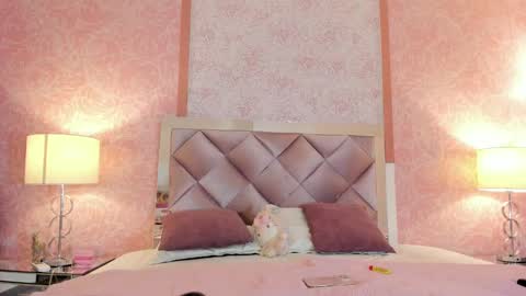 Snapshot of lezy_ chatting on November 2025 07:34:01 PM LEZY online show from November 2025 07:34:01 PM