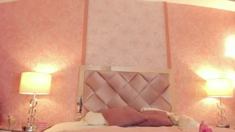 Snapshot of lezy_ chatting on November 2025 07:35:01 PM LEZY online show from November 2025 07:35:01 PM