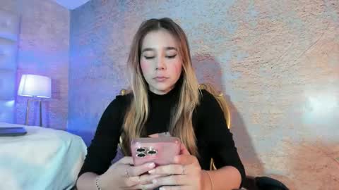 Snapshot of lezy_ chatting on November 2025 07:38:01 PM LEZY online show from November 2025 07:38:01 PM