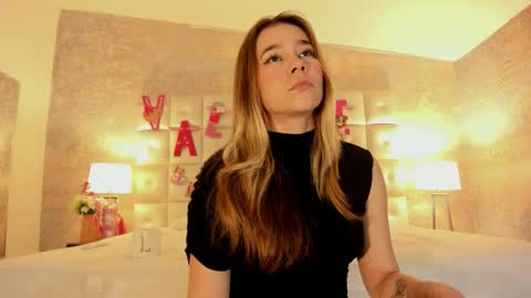 Snapshot of lezy_ chatting on February 2026 07:32:01 PM LEZY online show from February 2026 07:32:01 PM