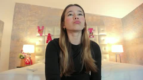 Snapshot of lezy_ chatting on February 2026 07:32:02 PM LEZY online show from February 2026 07:32:02 PM