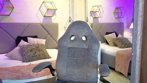 Snapshot of lhiamfitt10 chatting on April 2026 08:13:02 PM lhiam online show from April 2026 08:13:02 PM