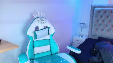 Lia  online show from March 2026 03:33:01 AM