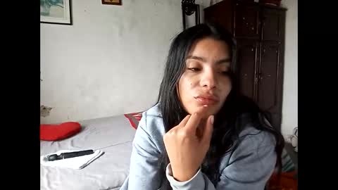 Lia online show from February 2026 01:14:01 PM