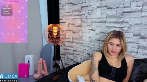 lia summer1 online show from November 2025 09:17:01 PM