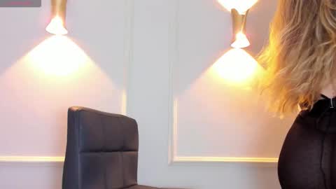 liz walton online show from December 2025 12:21:02 PM