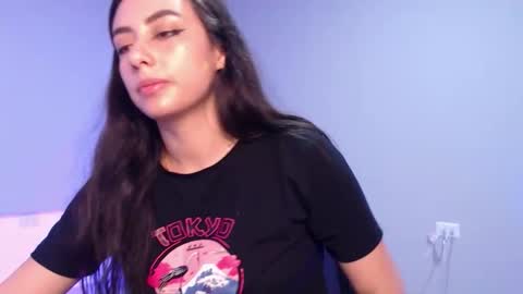   lia  online show from December 2025 01:11:01 AM