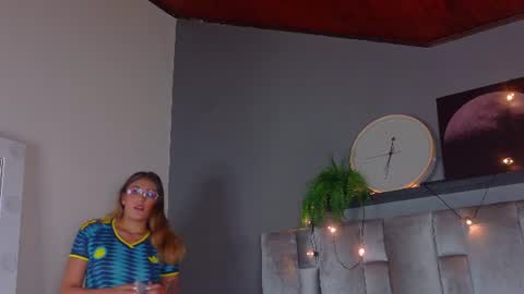 L I A   online show from July 2026 02:40:02 AM