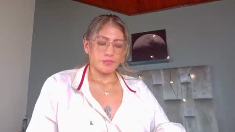 L I A   online show from July 2026 07:23:02 AM