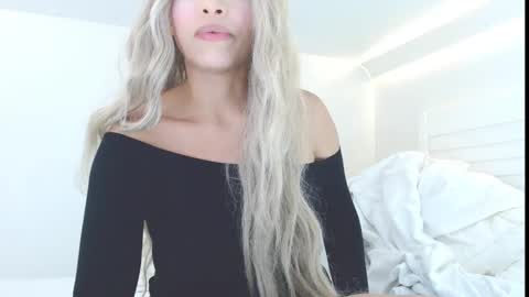 Lia Divina online show from November 2025 12:54:02 AM